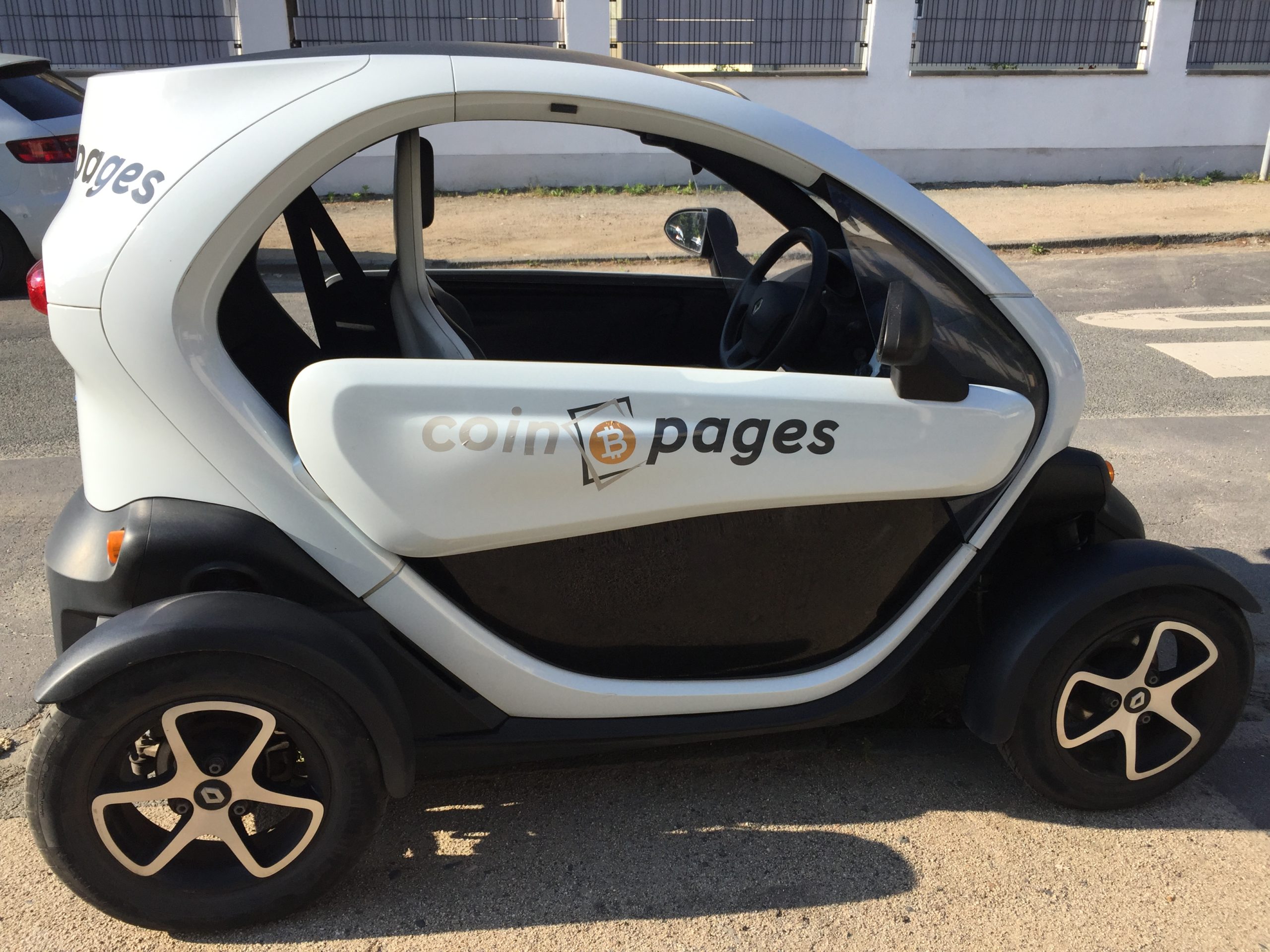 Coinpages mobile with the Coinpages Twizy