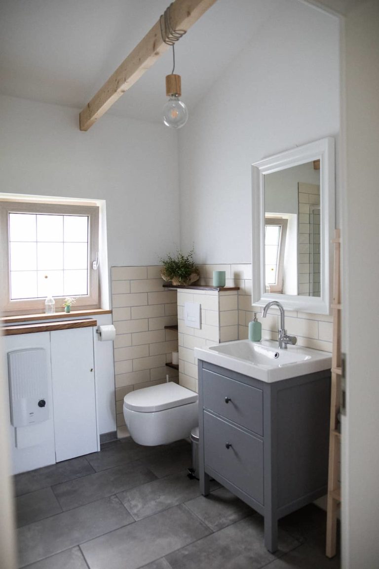 Lytte Hytte | Ferienhaus Wingst 5 Badezimmer Toilette Lytte Hytte Ferienhaus Wingst 768x1152