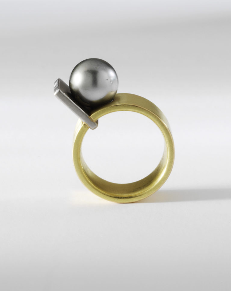 Atelier Baus Goldschmied 13 Ring mit Tahitiperle 768x968