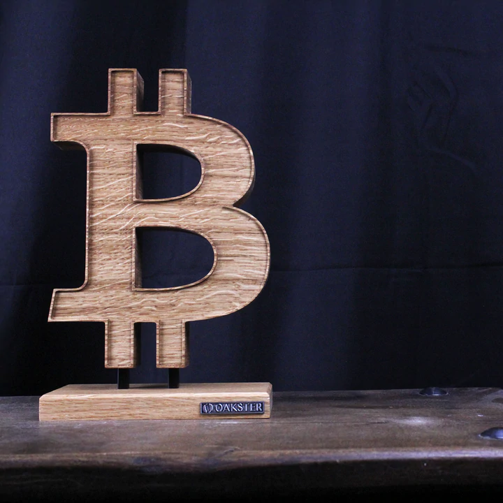 3D Bitcoin aus Eichenholz von oakster