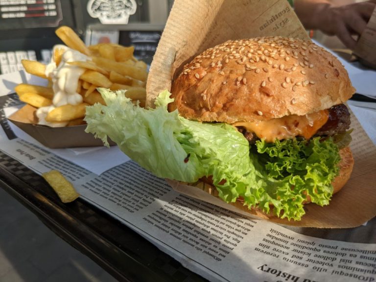 The Burgery - Dein Burgertruck 7 burger bitcoin 768x576