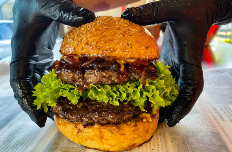 The Burgery - Dein Burgertruck 5 essen bestellen lieferung burger restaurant 768x503