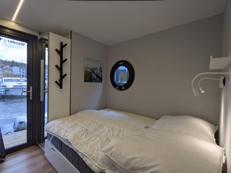 Hausboot 'Dragonfly' 13 Eignerkabine 2 768x576