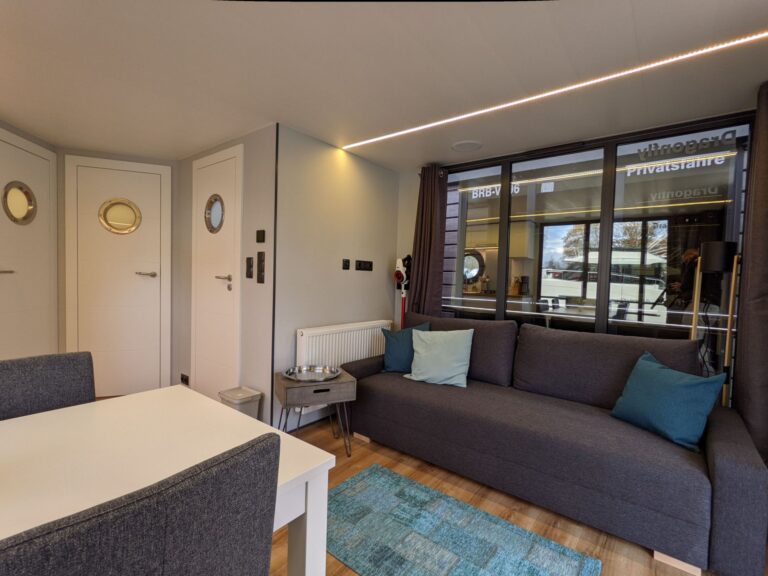 Hausboot 'Dragonfly' 8 Salon 2 768x576