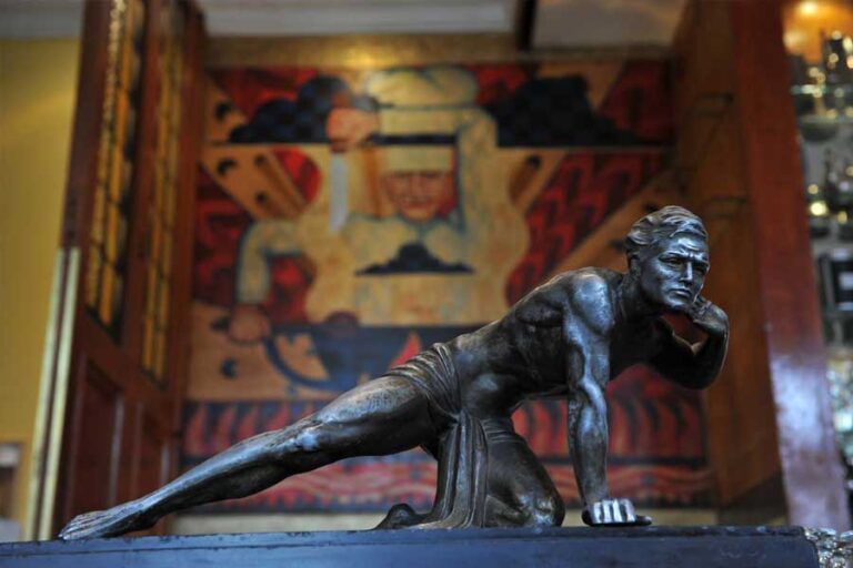 tresznjewski statue 768x512