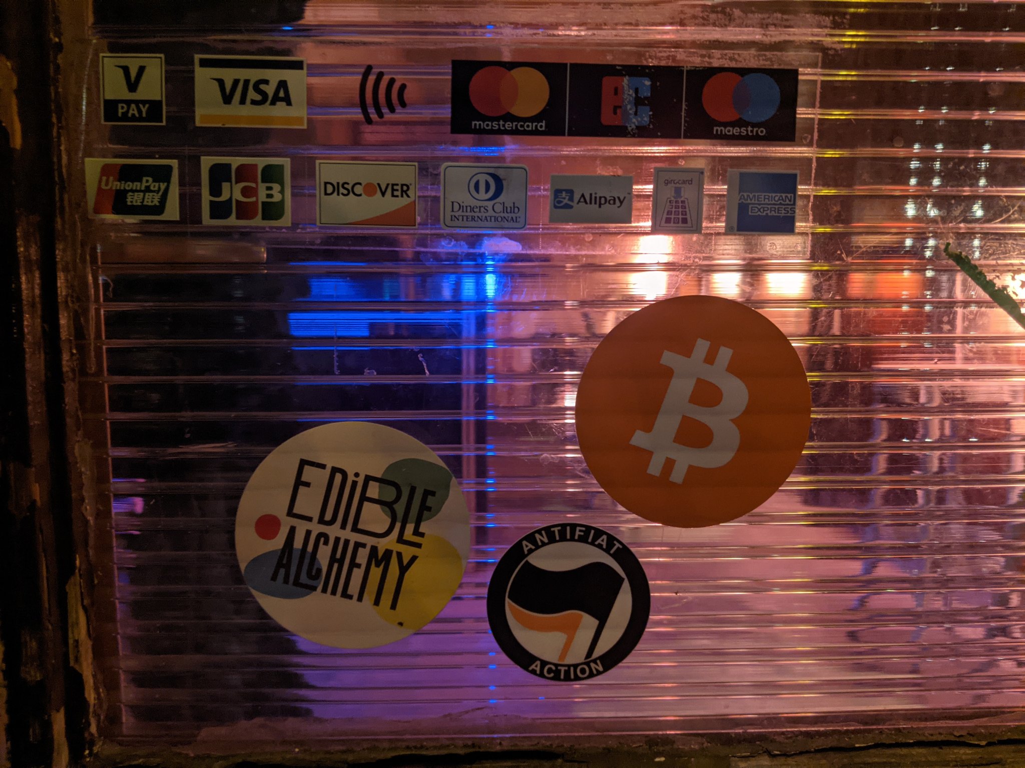 Vater Bar Berlin Neukölln akzeptiert Bitcoin