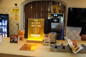 TheDogishot in Barcelona akzeptiert Bitcoin