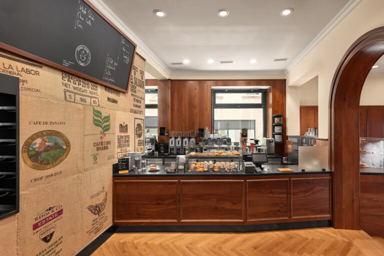 Kolben Kaffee Freiburg 6 ThomasStibenz 005 1 768x513