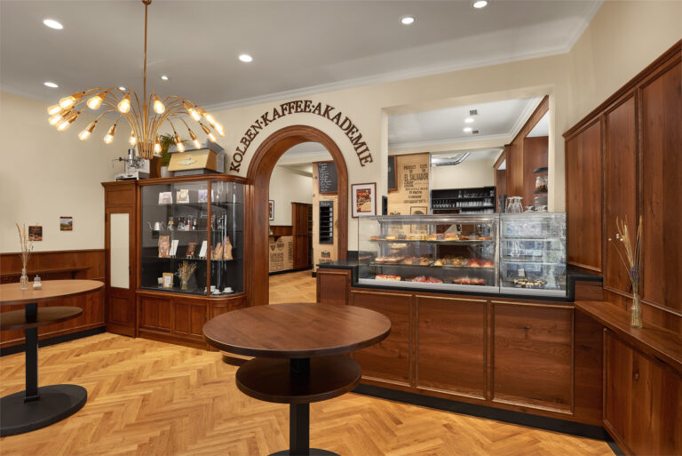 Kolben Kaffee Freiburg 5 ThomasStibenz 006 1 768x513