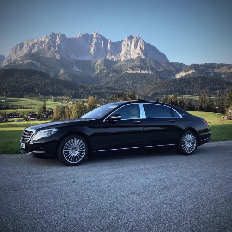 Limousinenservice in München 4 Chauffeurservice in Muenchen 1 768x768