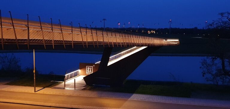 LED-Handrail 9 led handrail bridge jetty piers niroxx lux glender 768x363