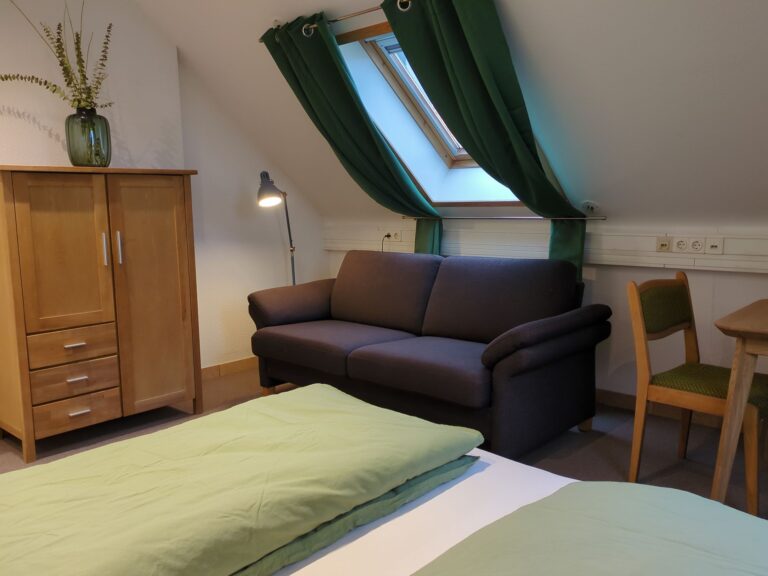 Großzügige 5-Raum Wohnung in super Neustadt-Lage 8 IMG 20241221 134547 678 xl 768x576