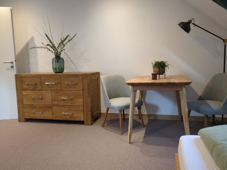 Großzügige 5-Raum Wohnung in super Neustadt-Lage 10 IMG 20241221 140049 757 xl 768x576