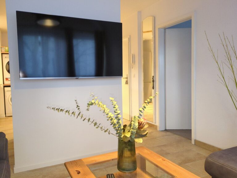 Großzügige 5-Raum Wohnung in super Neustadt-Lage 19 IMG 20241221 141558 820 xl 768x576