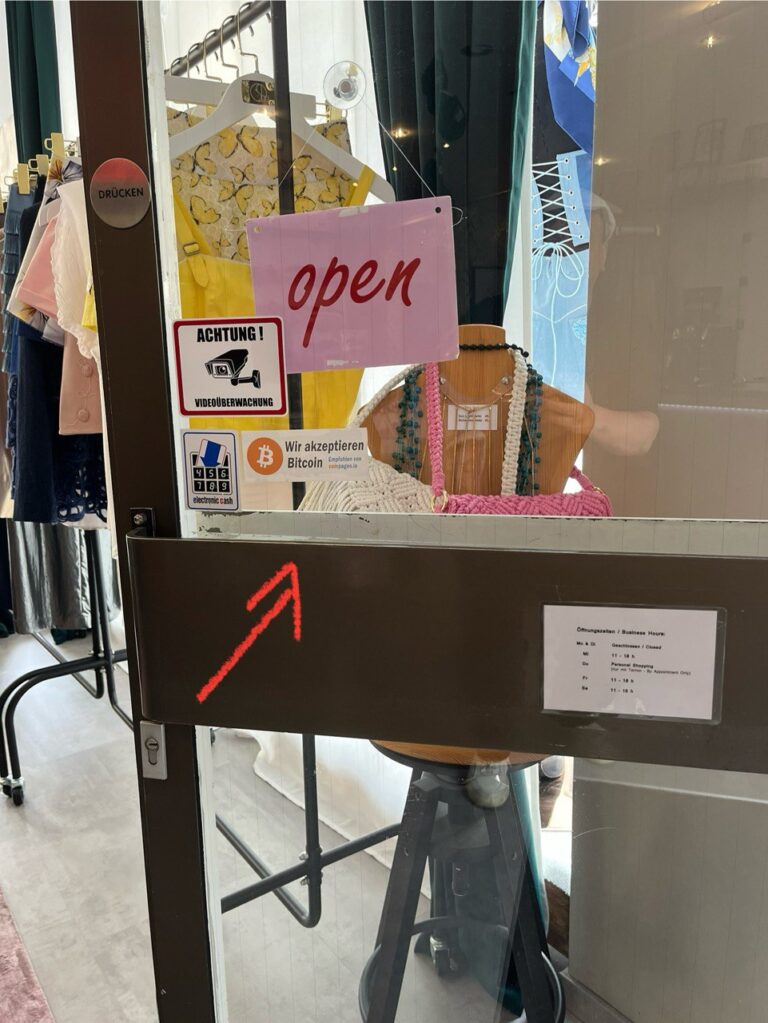 COMMERZ X CRONALLA Concept Store – Bayreuth 4 COMMERZ X CRONALLA Concept Store – Bayreuth 1 768x1023