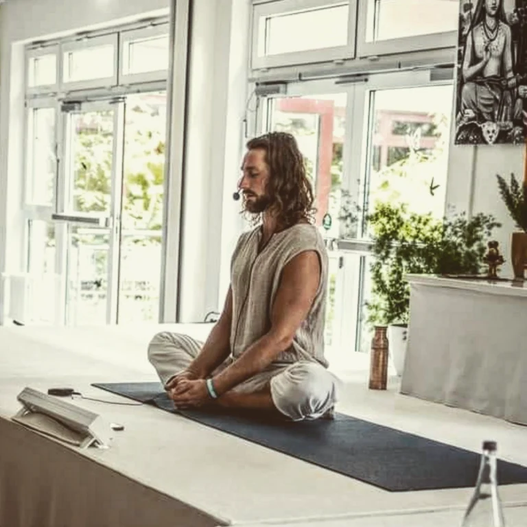 Yogi Igor – Yoga, Events & mehr 3 zoom 768x768