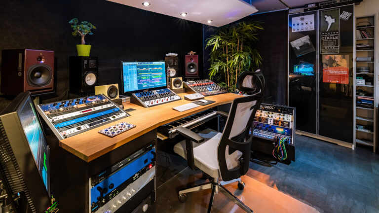 Mixing & Mastering, Audio-Produktion und Ausbildung 4 Mondstein Records Studio Seitlich mittel 768x432