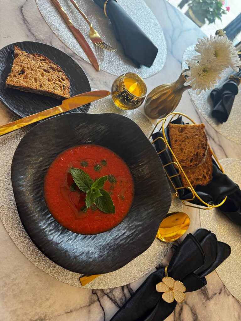 Eclipse Bar & Lounge – Krypto-freundliche Fusion-Bar in Zürich 16 tomaten suppe best 2 768x1024