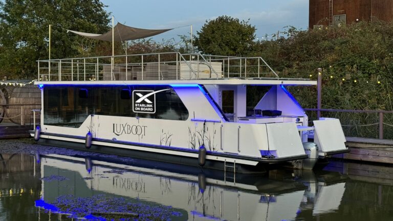 02 IMG 3513 Aussen 13 Star icons w LED 768x432