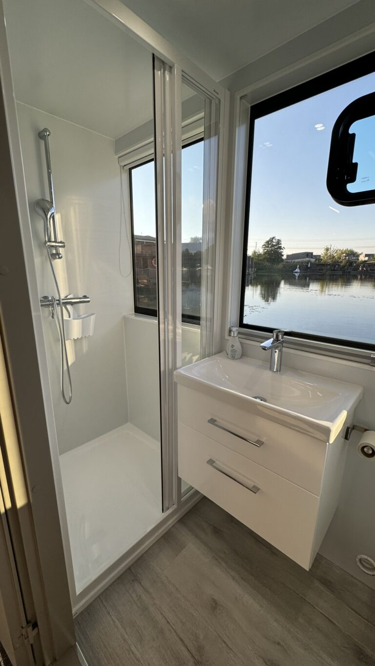 11 IMG 3484 Bad 02 Star 768x1365