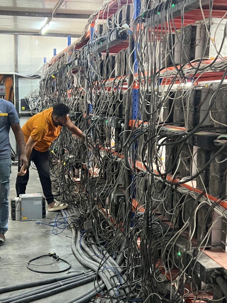 Intermine Solutions - deutsche Krypto Mining-Experten - ASIC-Miner und ASIC-Mining Hosting 5 ASIC Mining Farm Aircooled Oman 768x1024